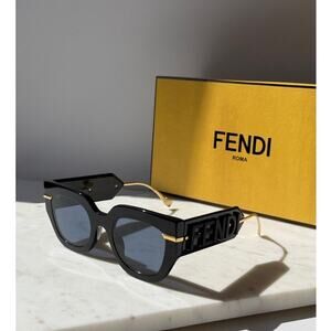 NEW Fendi FE40097I Fendigraphy Black Logo Sunglasses